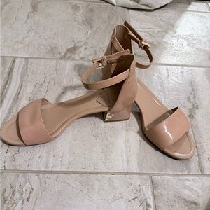 Tory Burch Nude Patent Leather Block Heel // Sz 8.5